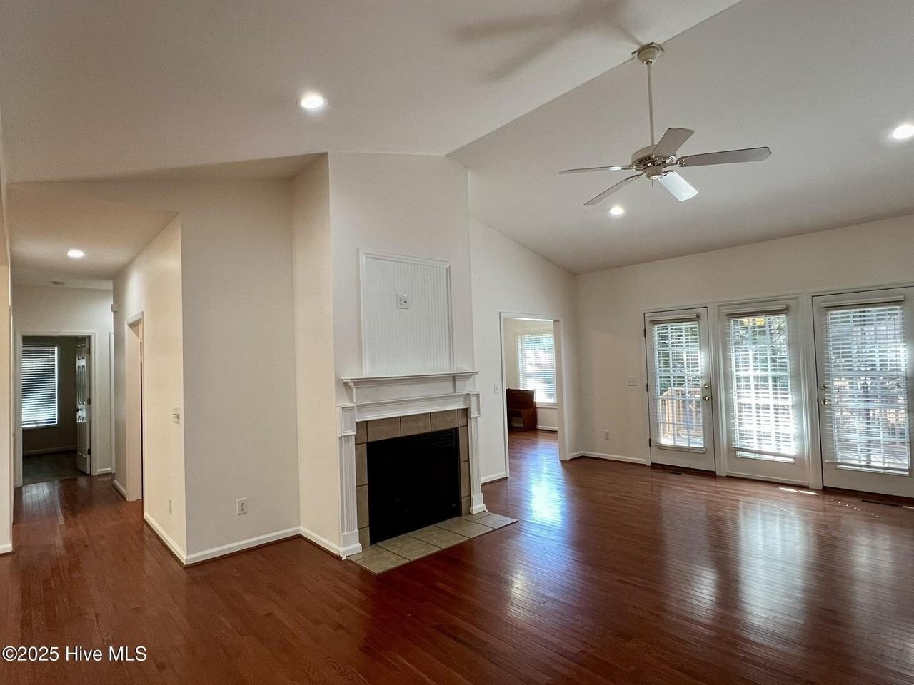 240 Wheeling Dr - Photo 6 of 30