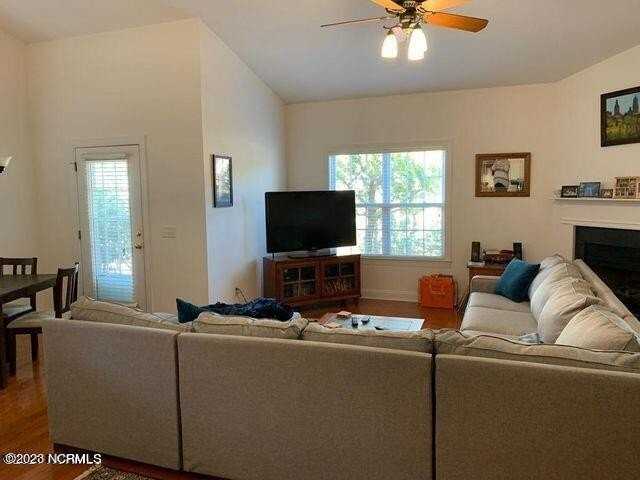 521 Azalea Dr - Photo 3 of 6