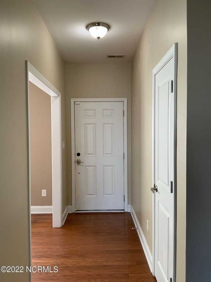 223 Emerald Ridge Rd - Photo 2 of 17