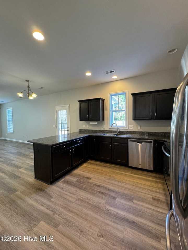 119 Cornel Ln - Photo 7 of 40