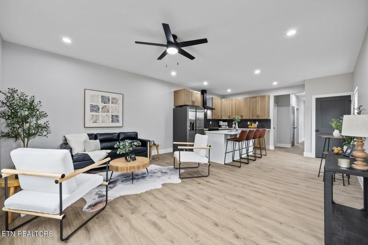 8308 Lobelia Ln - Photo 7 of 18