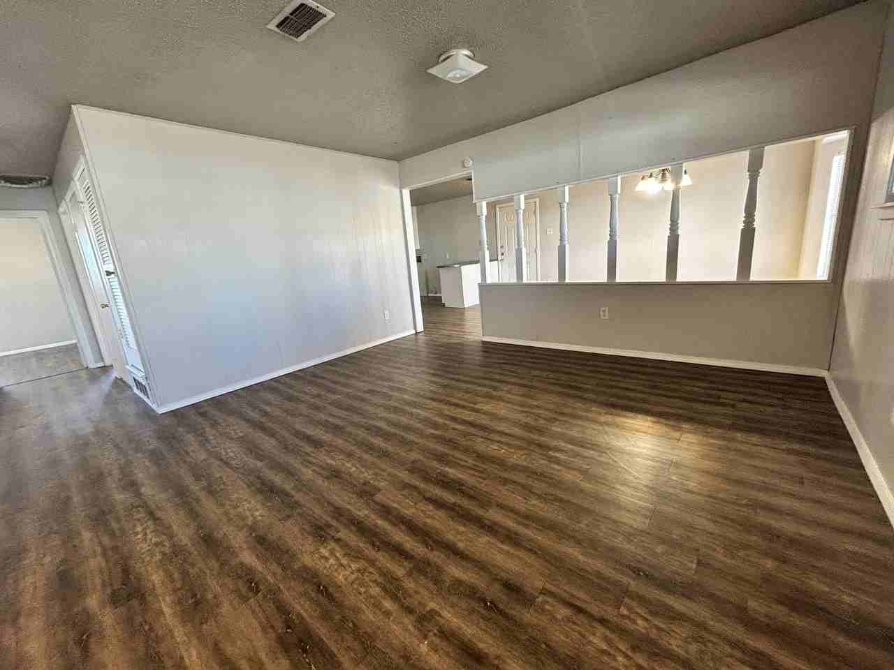 2807 Auburn St - Photo 3 of 12