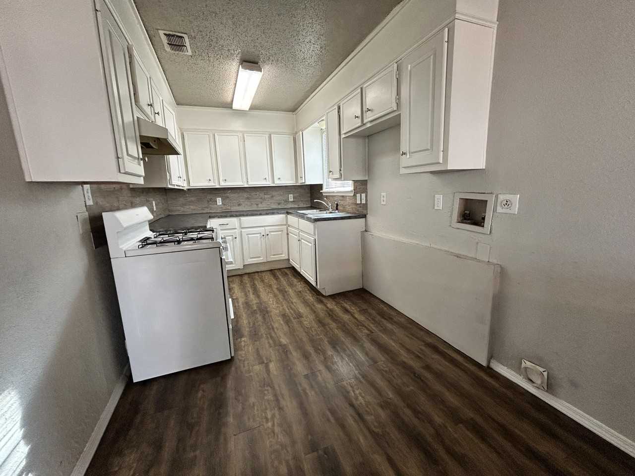 2807 Auburn St - Photo 7 of 12