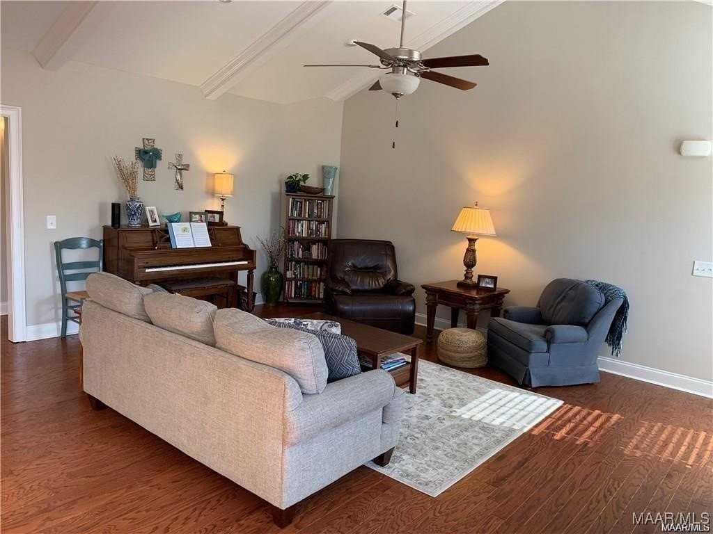 1125 Benjamin Way - Photo 5 of 35