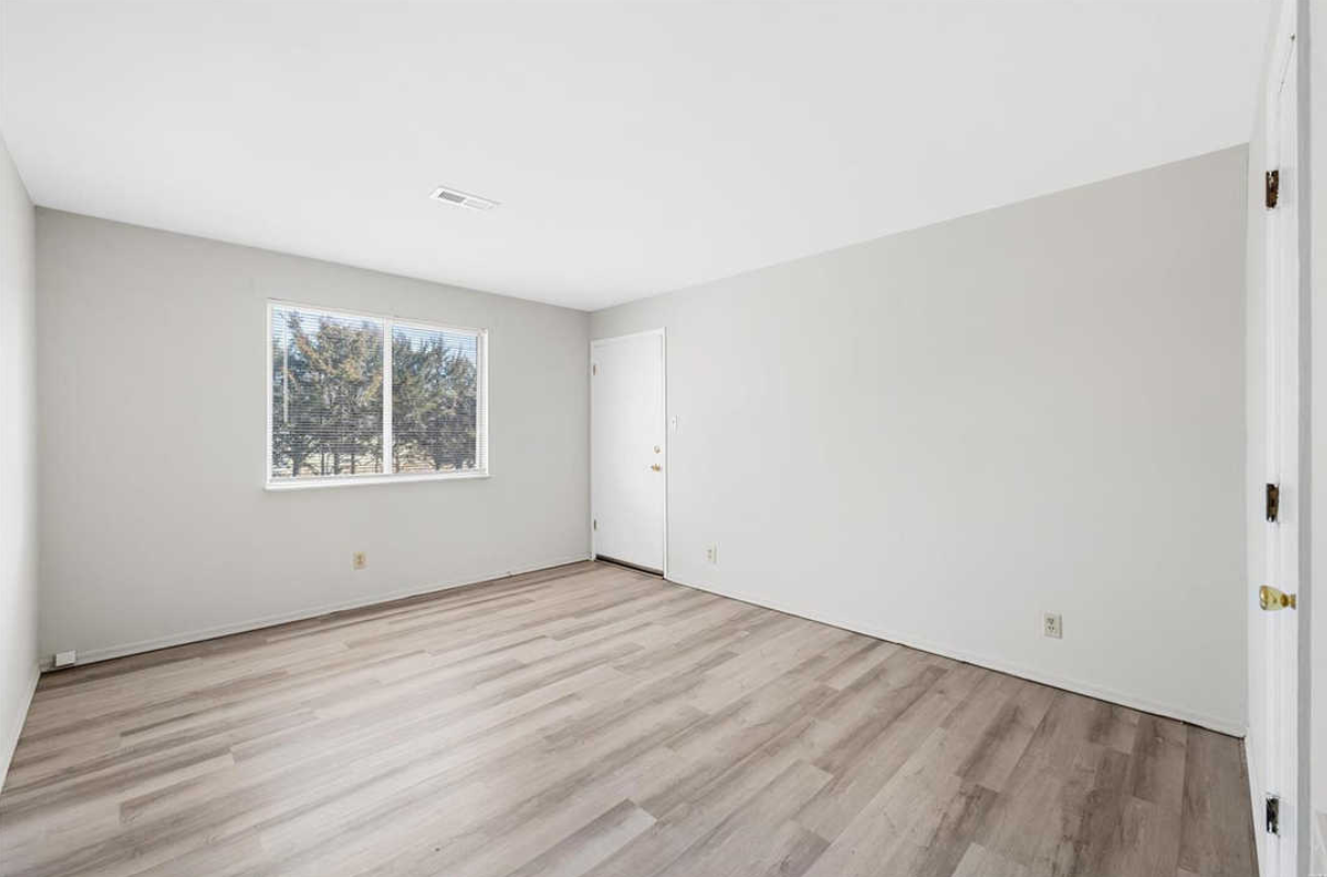 4 E Rock Creek Mnr #4 - Photo 7 of 25