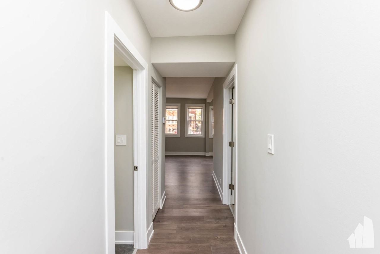 2923 N Avers Ave #1 - Photo 3 of 8