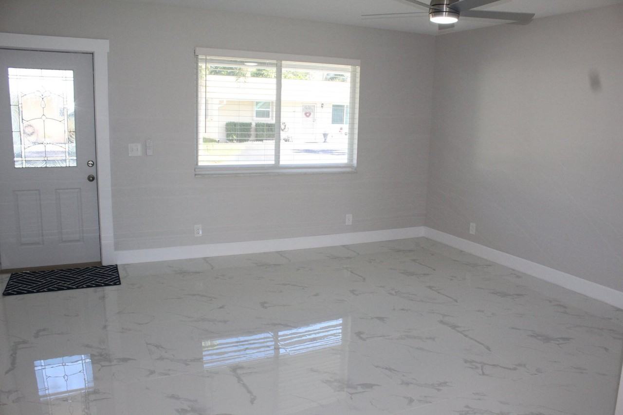 2719 Peer Ln - Photo 5 of 8