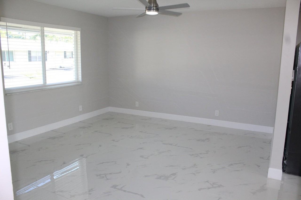 2719 Peer Ln - Photo 6 of 8