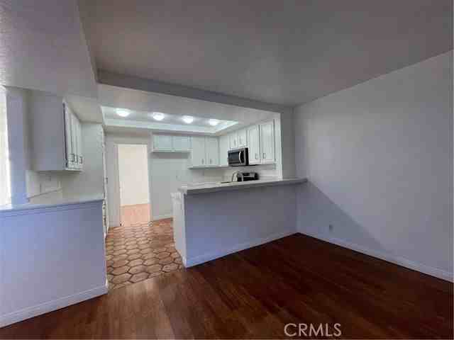 16 Wellesley - Photo 7 of 8