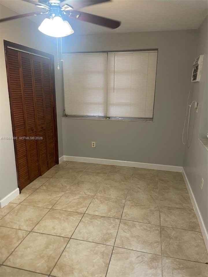 951 Sw 9th St #SIDE - Photo 7 of 11