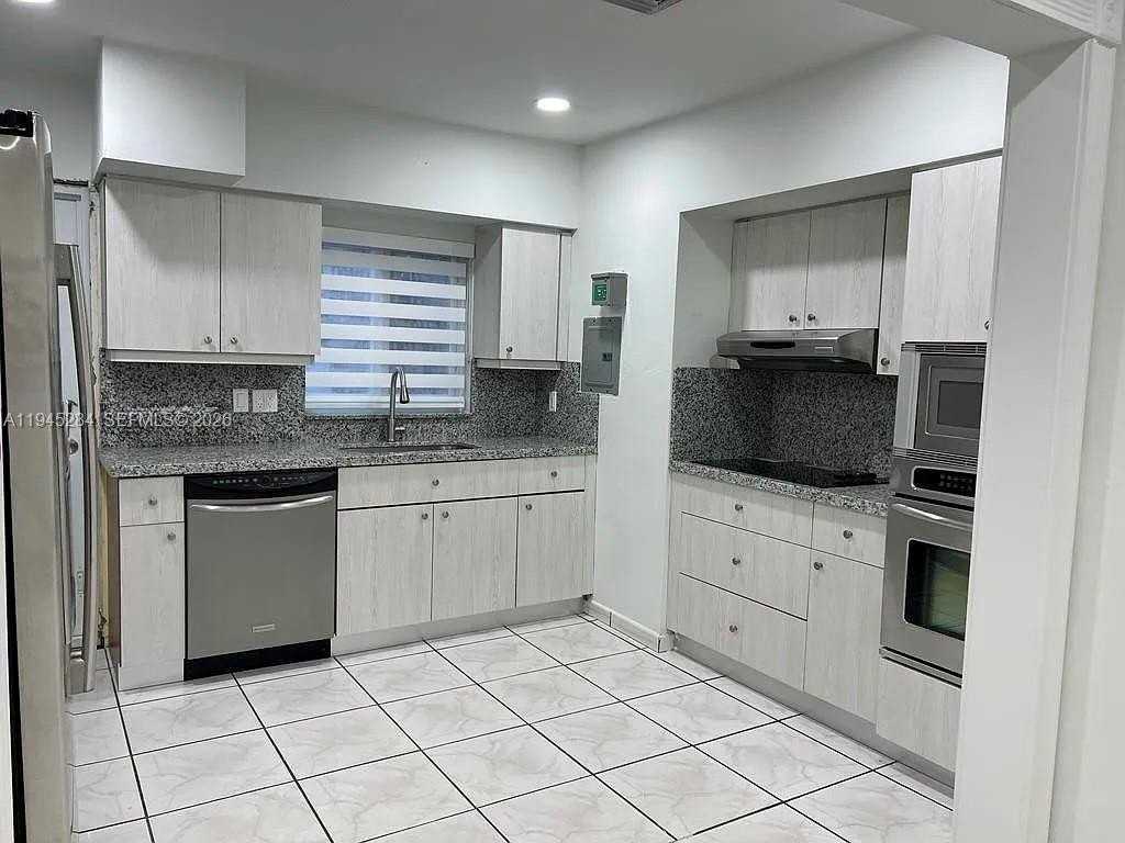 45 W 60th St #NA - Photo 6 of 11