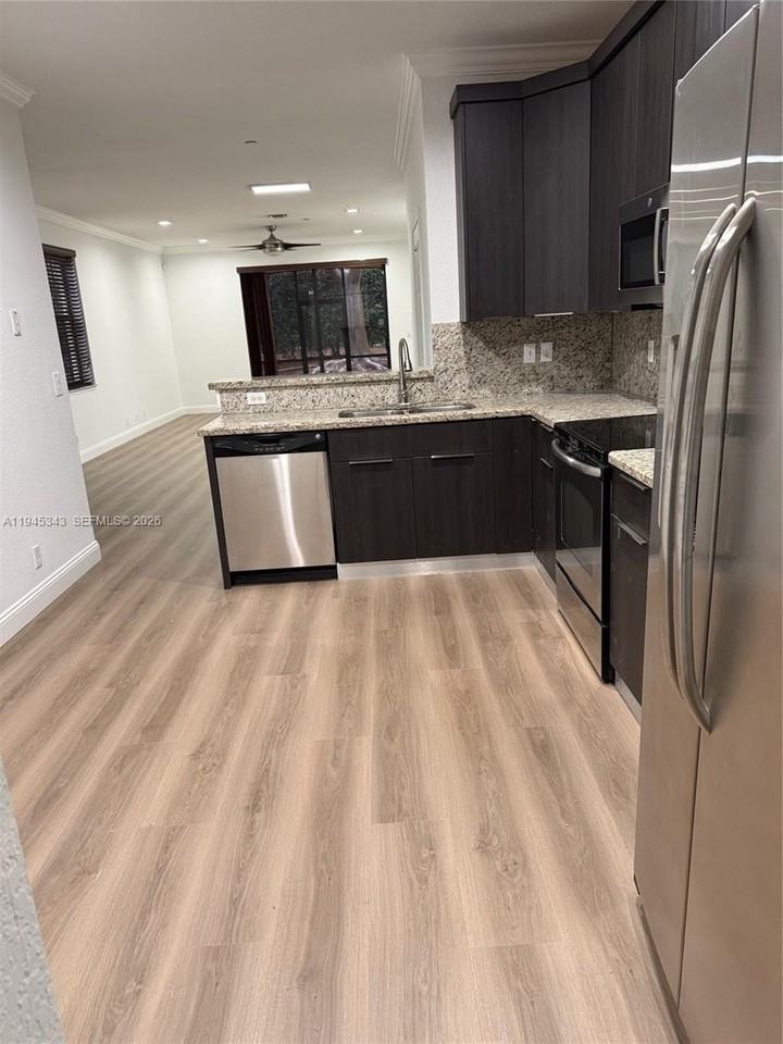 3907 Vista Grove Ln #3907 - Photo 3 of 12