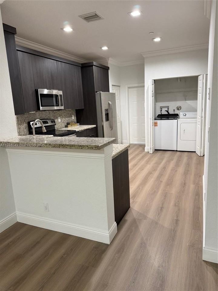 3907 Vista Grove Ln #3907 - Photo 4 of 12