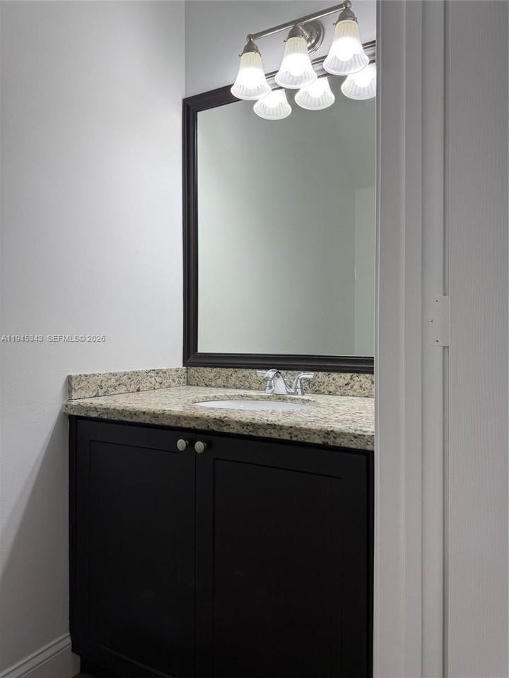 3907 Vista Grove Ln #3907 - Photo 5 of 12