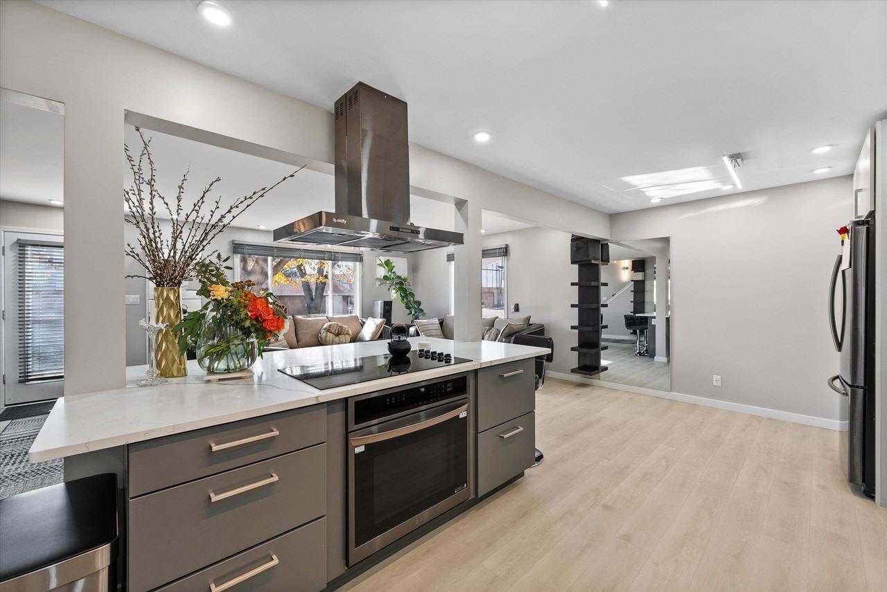 N20W5343 Pierce Ct - Photo 4 of 25