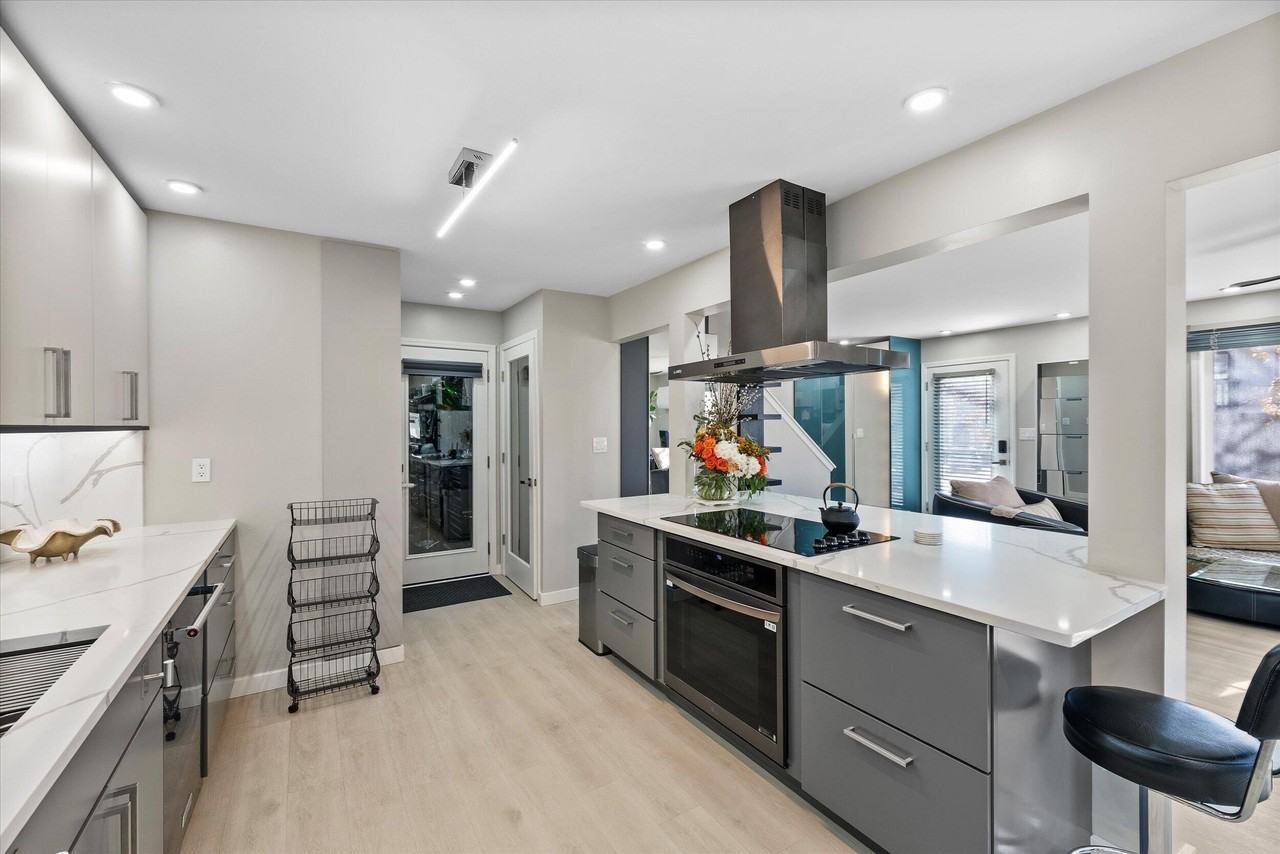 N20W5343 Pierce Ct - Photo 5 of 25