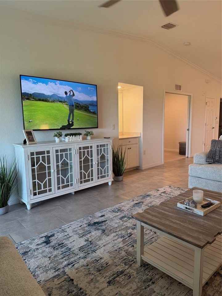 5711 Palmer Cir #205 - Photo 4 of 11