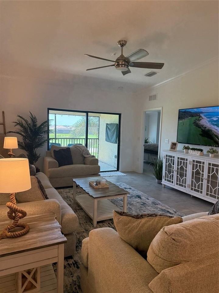 5711 Palmer Cir #205 - Photo 5 of 11