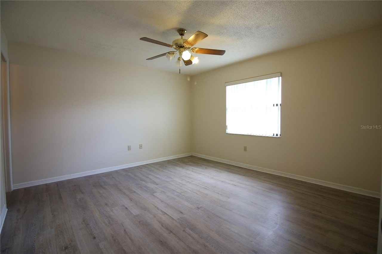 1230 Dosseywood Ln - Photo 6 of 11