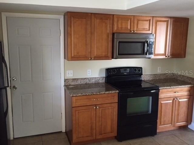 1005 Lancelot Way - Photo 3 of 15