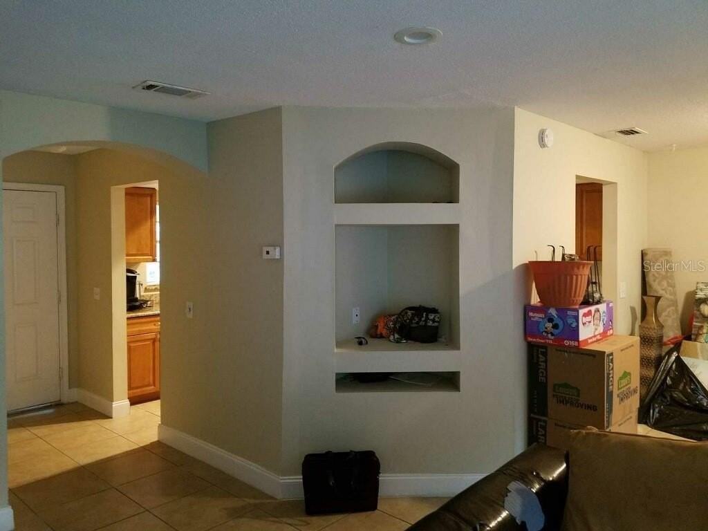 1005 Lancelot Way - Photo 5 of 15