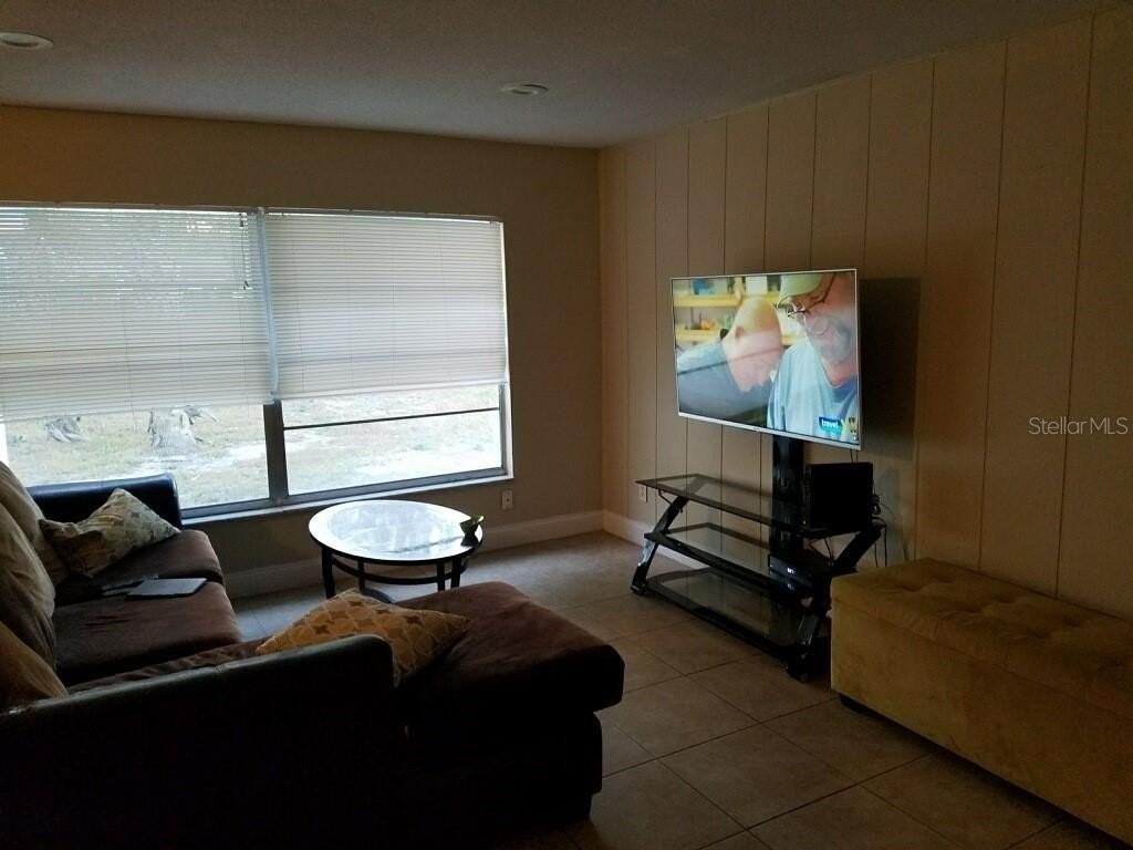 1005 Lancelot Way - Photo 6 of 15