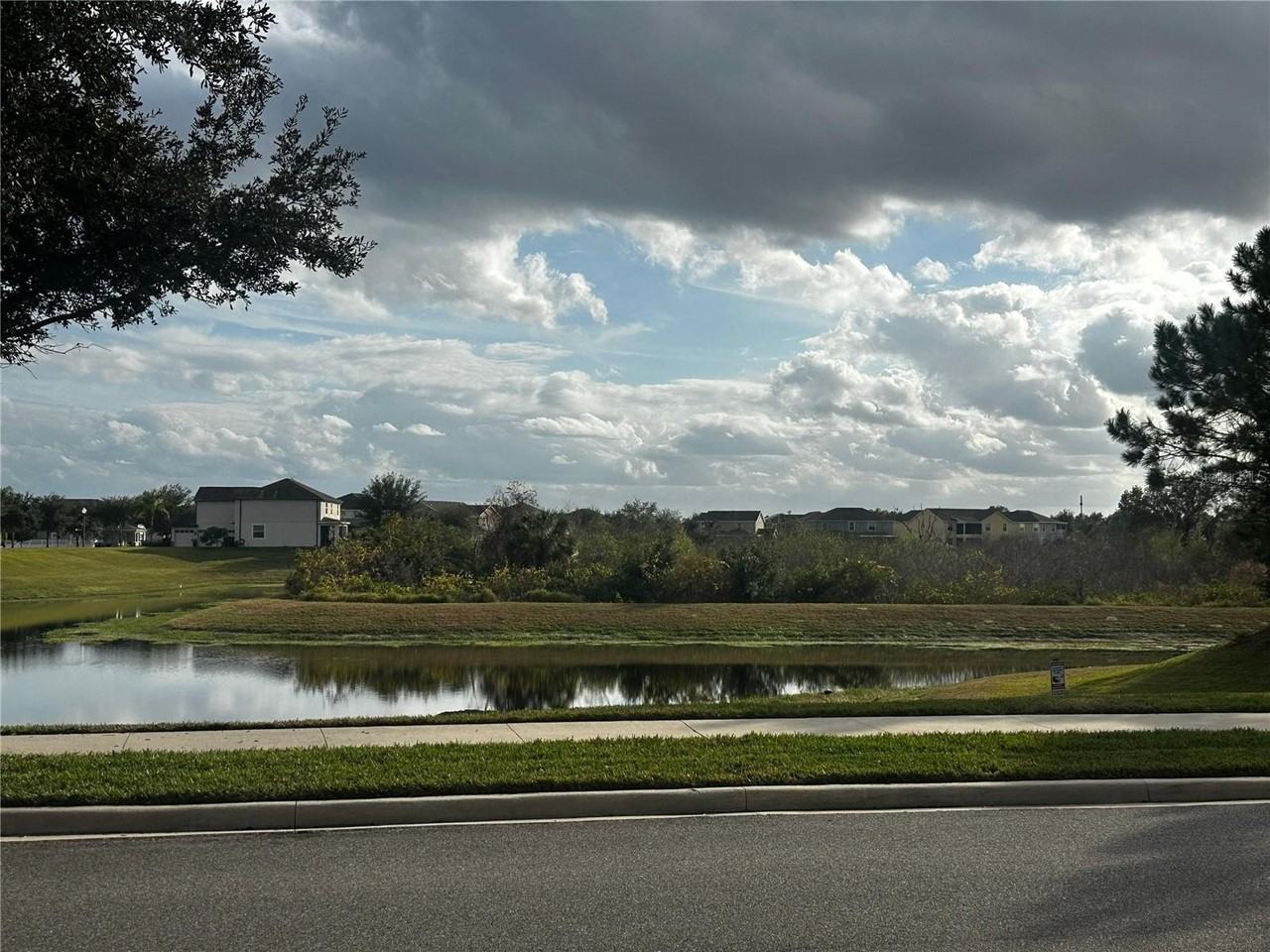 5567 Cypress Hill Rd - Photo 4 of 11