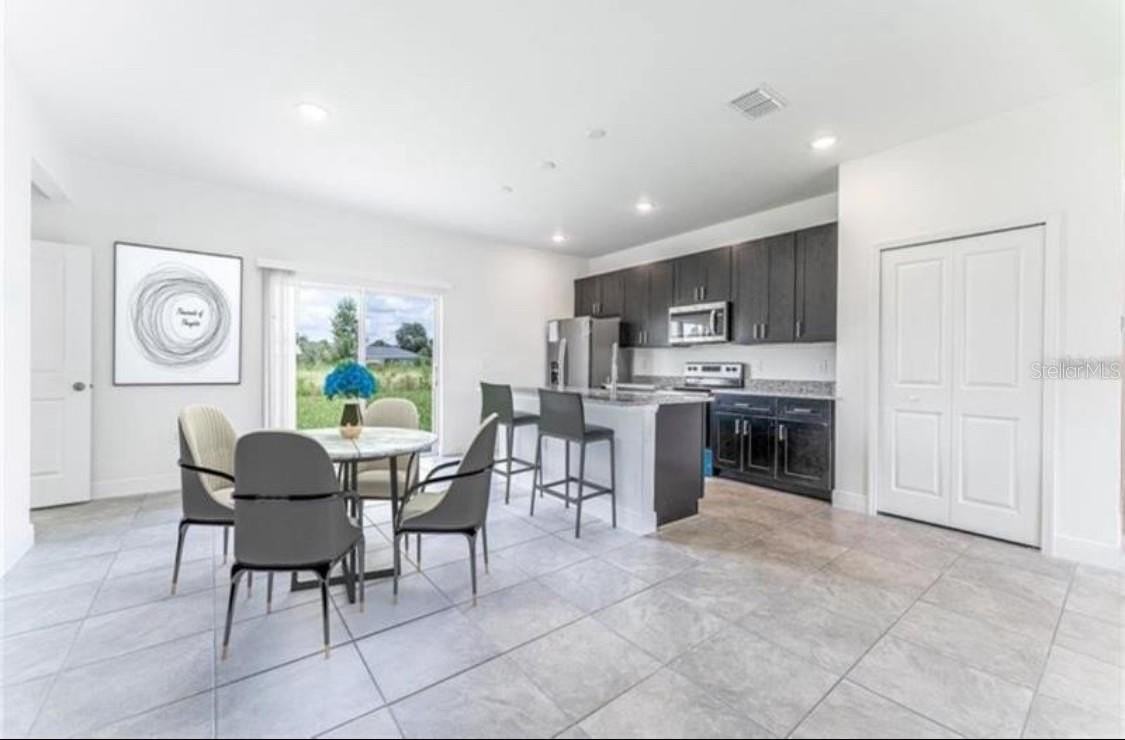 799 W Country Club Blvd - Photo 3 of 27