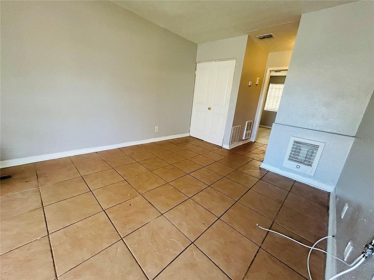 4632 Ken Knight Dr N - Photo 2 of 8