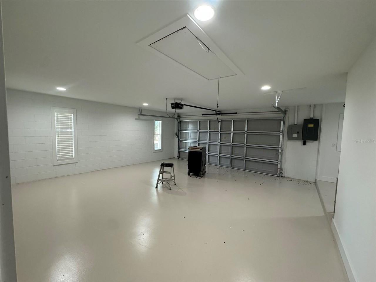 8355 Nw 2nd St - Photo 5 of 10