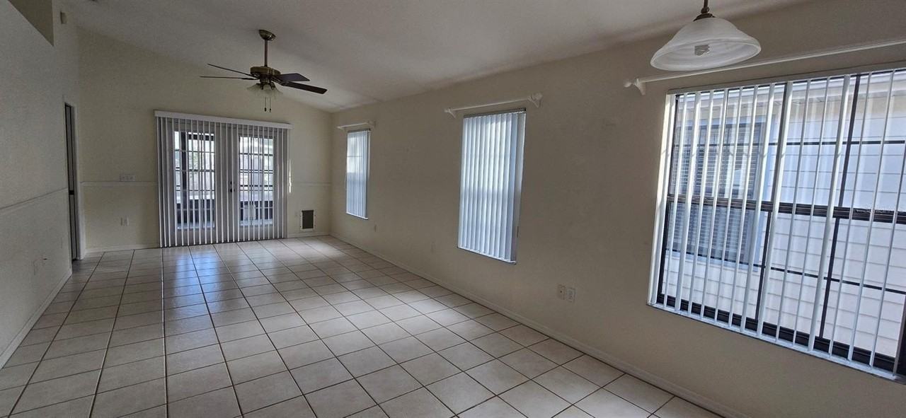 2315 Ne 40th Ave - Photo 5 of 7