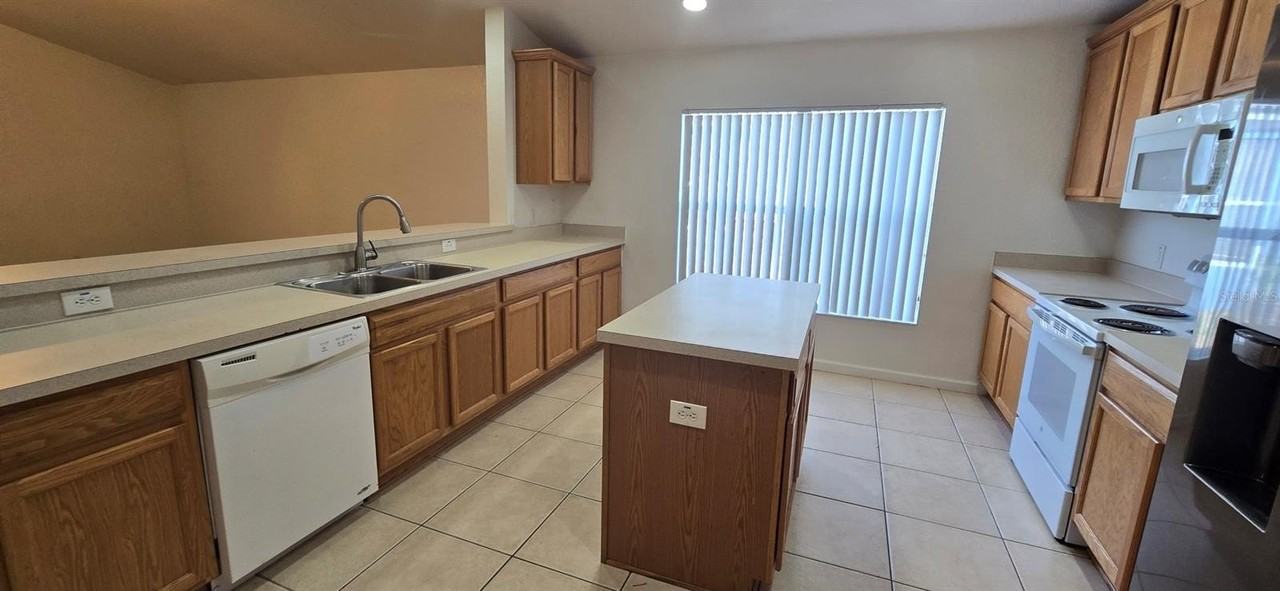 4126 Sw 51st Ct - Photo 5 of 15