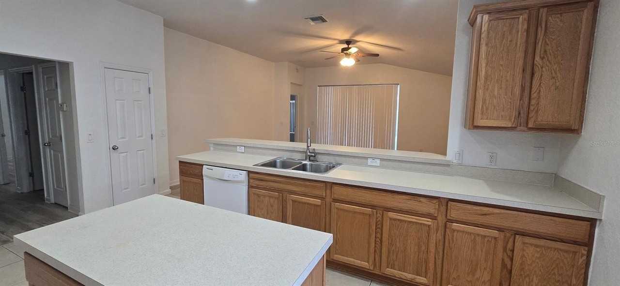 4126 Sw 51st Ct - Photo 6 of 15