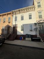 featured image of 11 Osborne St #2