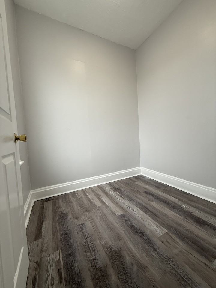 11 Osborne St #2 - Photo 6 of 8