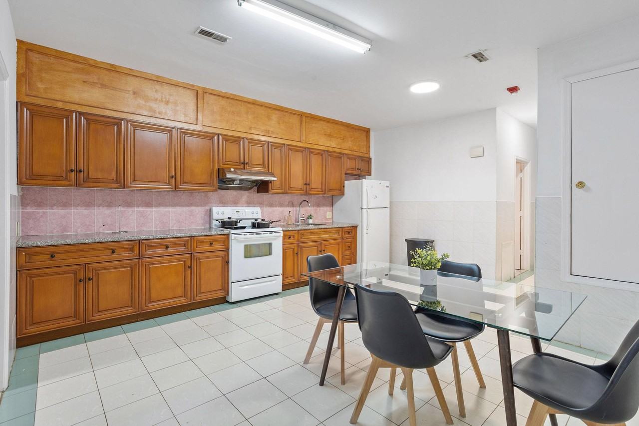 N Carlisle St - Photo 2 of 12