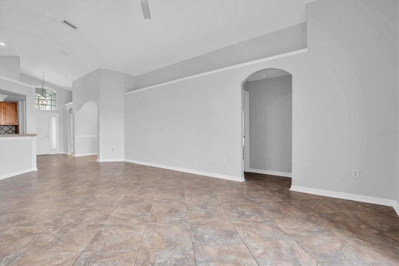 11102 Lakeside Vista Dr - Photo 7 of 42