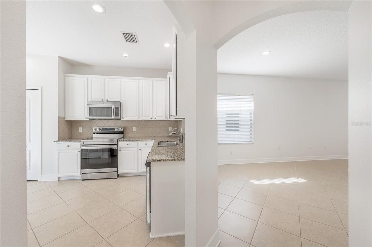 7843 Tuscany Woods Dr - Photo 6 of 31