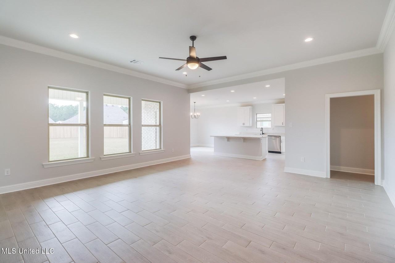 15216 High Point Dr - Photo 3 of 25