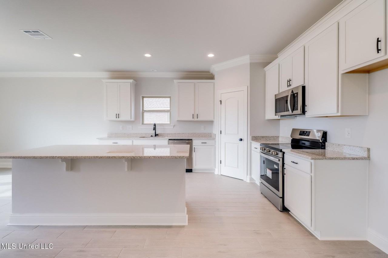 15216 High Point Dr - Photo 6 of 25