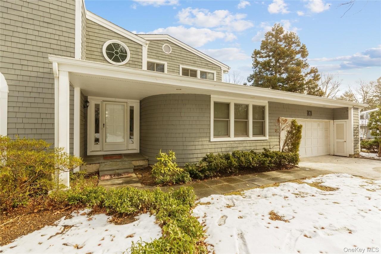 1 Tiffany Cir - Photo 2 of 32