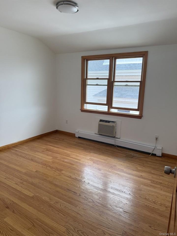 14946 Elm Ave - Photo 5 of 10