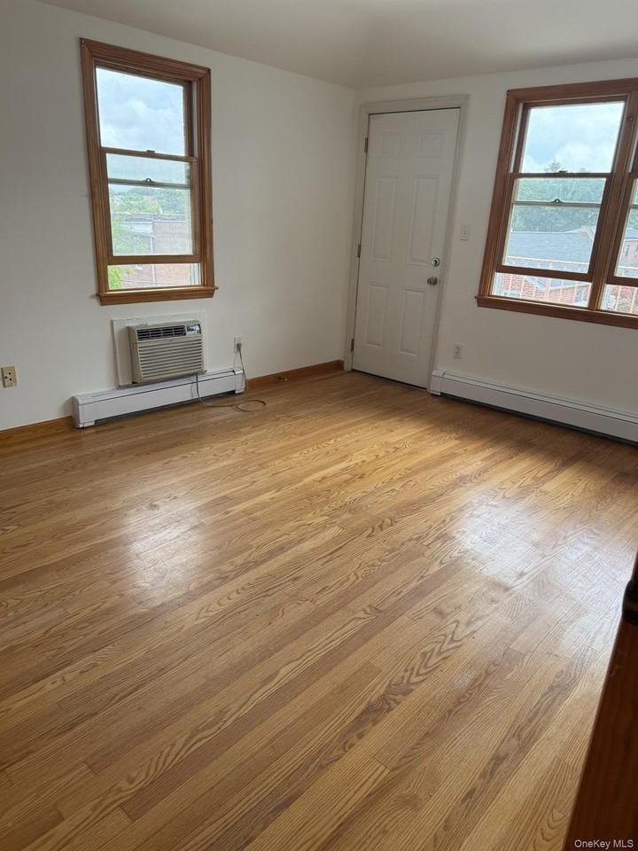 14946 Elm Ave - Photo 6 of 10