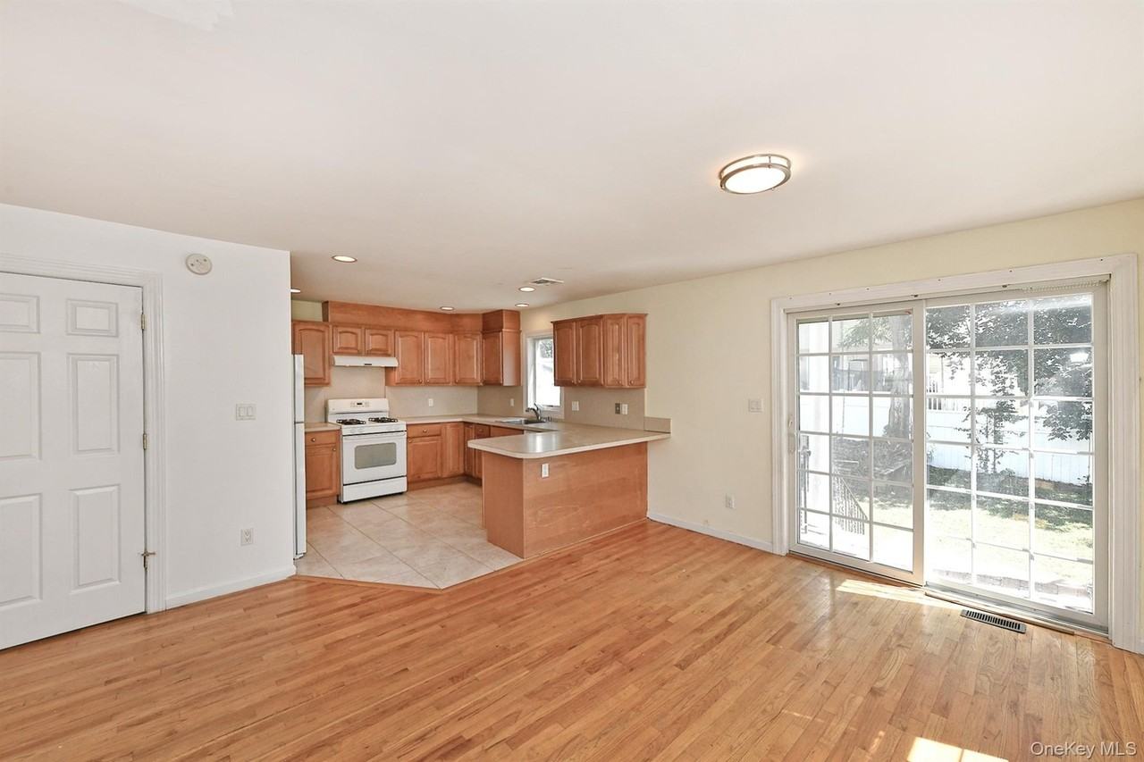 16 Inwood Rd Unit A #A - Photo 6 of 19