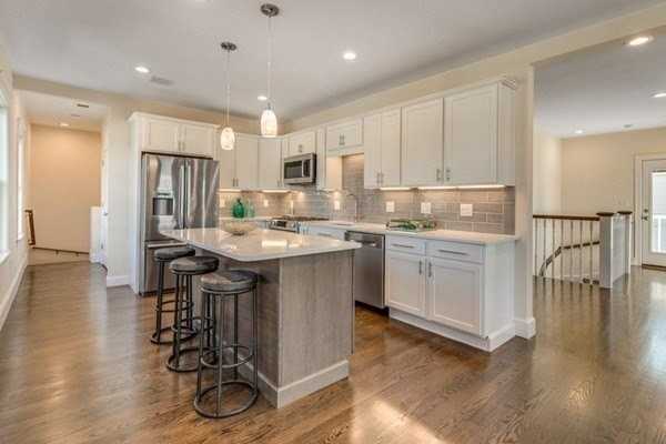 107 Warren St Unit 107 #107 - Photo 2 of 28