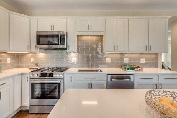 107 Warren St Unit 107 #107 - Photo 6 of 28