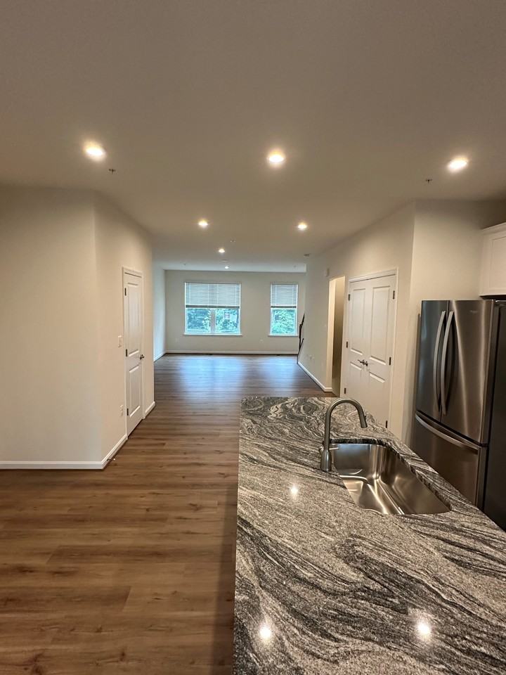 1102 Thomas Trl #4 - Photo 5 of 20