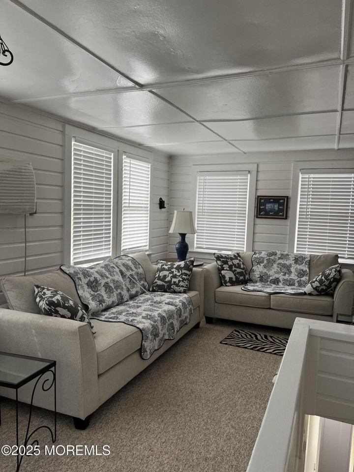 413 Morris Ave - Photo 4 of 14