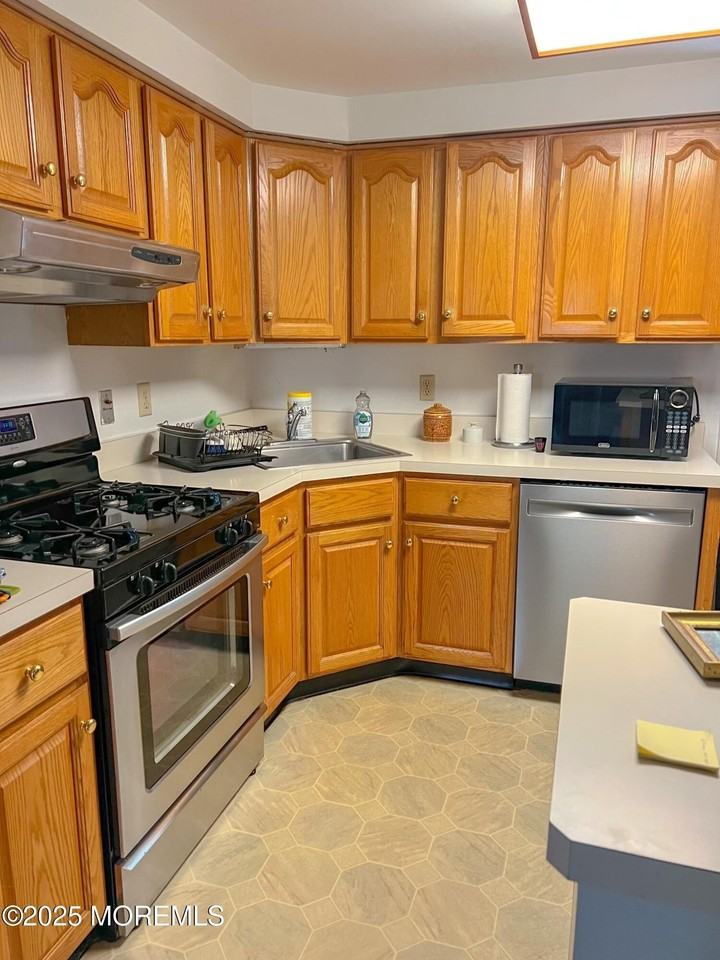 413 Morris Ave - Photo 6 of 14