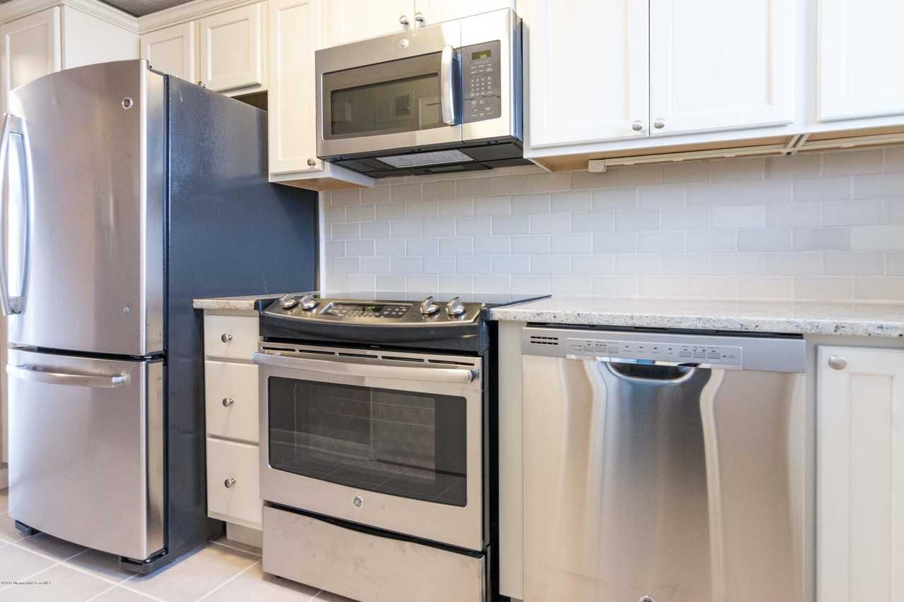 448 Ocean Ave Apt 14b #14B - Photo 5 of 15